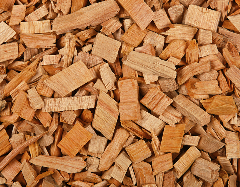 Hardwood alder chips for food smoking